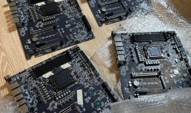 Прототипы невышедших материнских плат EVGA AMD X670E Classified разошлись с аукциона по $1300